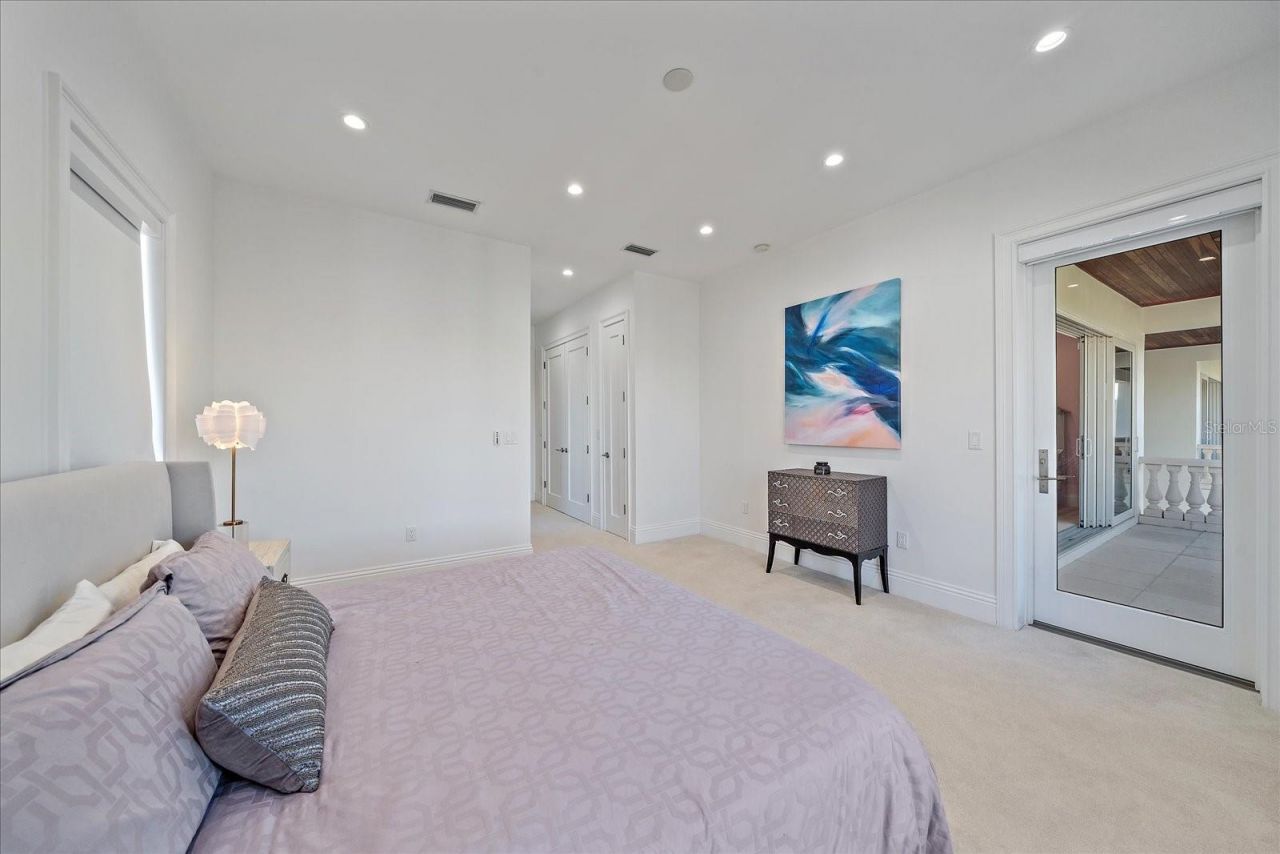 4136 Roberts Point Circle, Sarasota, FL 34242 Photo