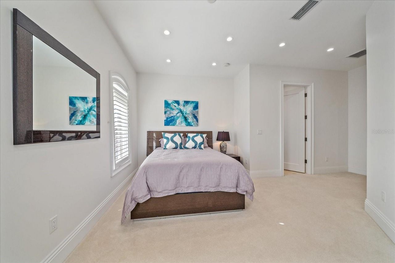 4136 Roberts Point Circle, Sarasota, FL 34242 Photo