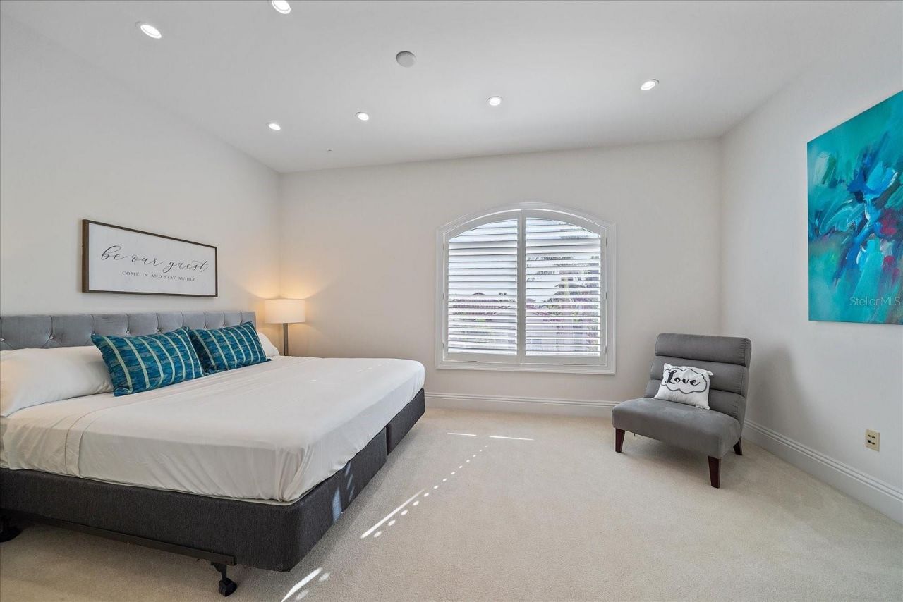 4136 Roberts Point Circle, Sarasota, FL 34242 Photo