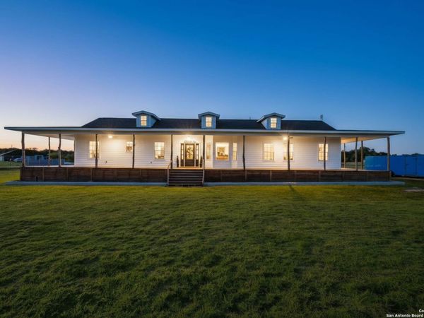 125 Colt Trail, Natalia, TX 78059