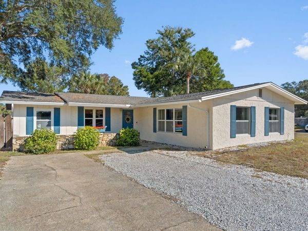 145 W Terry Circle, Mary Esther, FL 32569