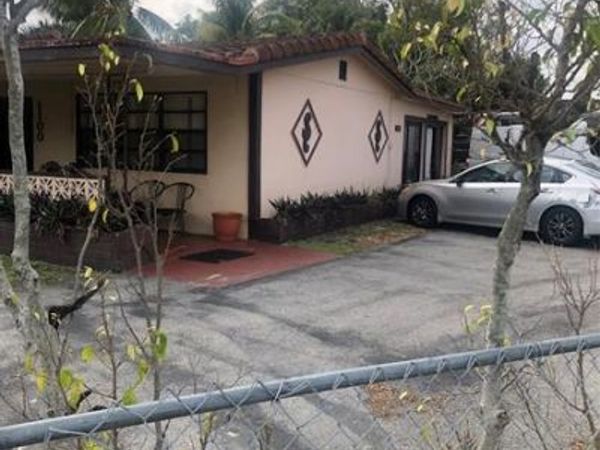 1100 NW 19th St, Fort Lauderdale, FL 33311