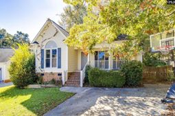 2 Woodshaw Court photo 4