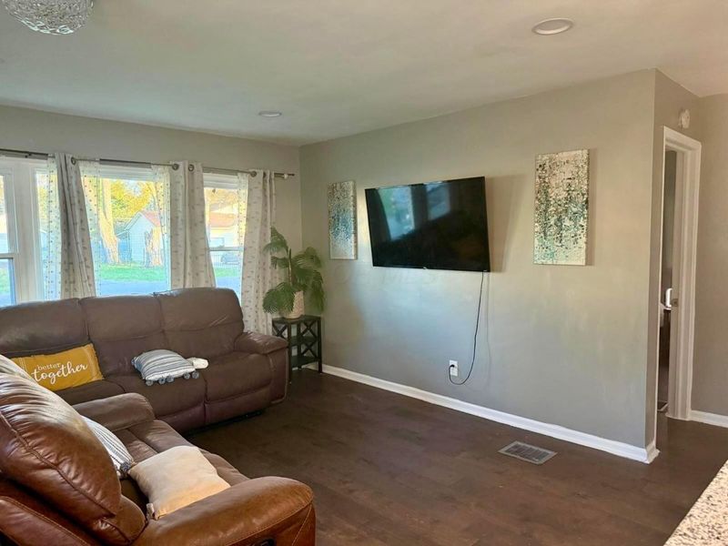 745 Pierce Avenue, Columbus, OH 43213 Photo 11