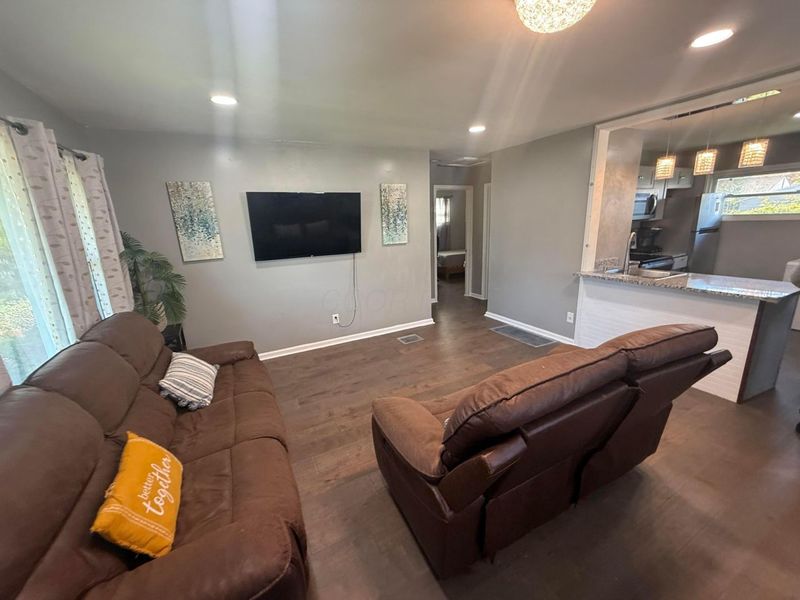 745 Pierce Avenue, Columbus, OH 43213 Photo 4