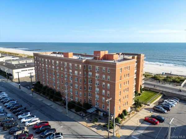 560 Broadway W, Unit 4R, Long Beach, NY 11561