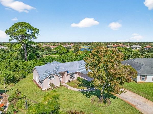 4890 48th Avenue, Vero Beach, FL 32967