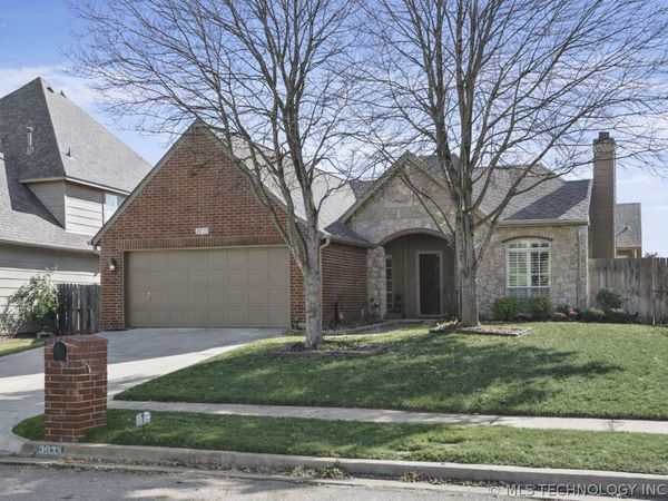 3033 W Oakland Street, Broken Arrow, OK 74012