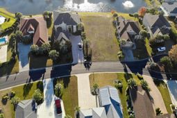 961 Bluffview Dr. photo 4