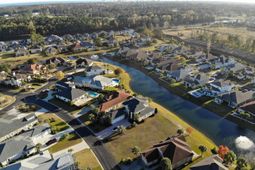 961 Bluffview Dr. photo 4