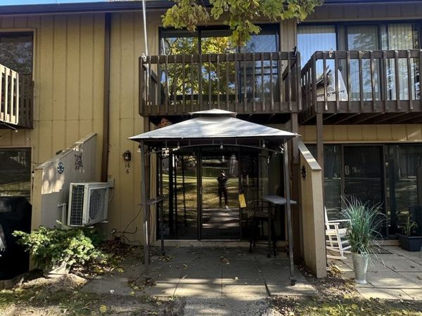 16 Saint Thomas Colony, Unit 6, Fox Lake, IL 60020
