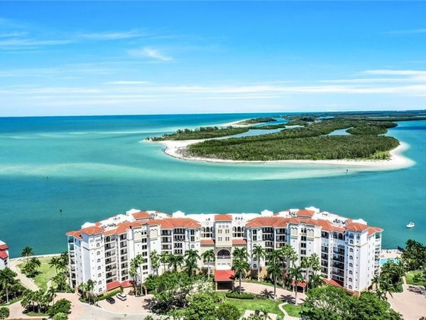 700 La Peninsula BLVD, Unit 206, NAPLES, FL 34113