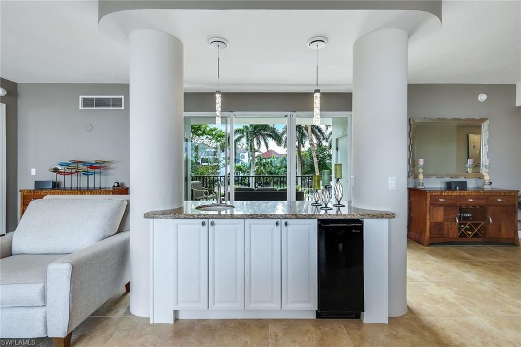 700 La Peninsula Blvd, Unit 206, Naples, FL 34113 Photo