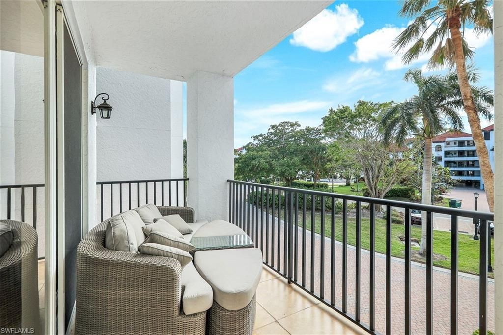 700 La Peninsula Blvd, Unit 206, Naples, FL 34113 Photo