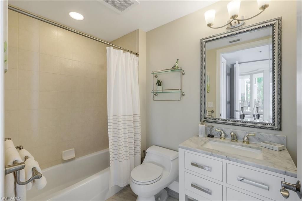 700 La Peninsula Blvd, Unit 206, Naples, FL 34113 Photo
