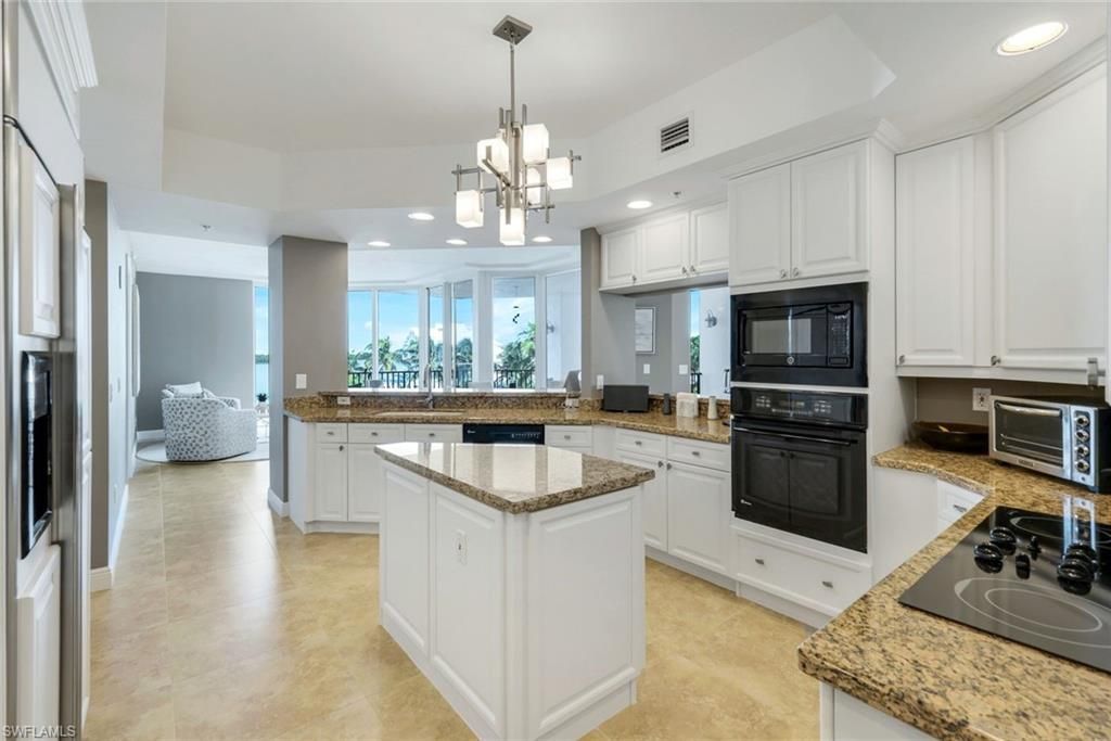 700 La Peninsula Blvd, Unit 206, Naples, FL 34113 Photo