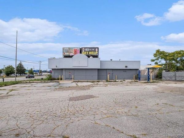 3043 S Dort Highway, Burton, MI 48529