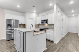 87 Vineyard Place photo 4