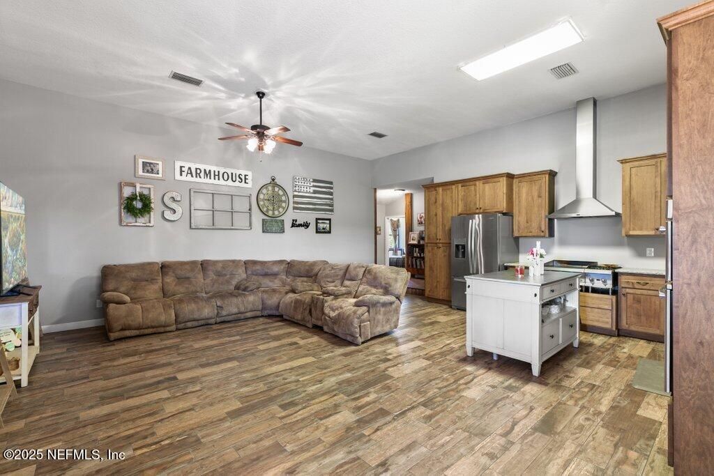 643 E State Road 100, San Mateo, FL 32187 Photo