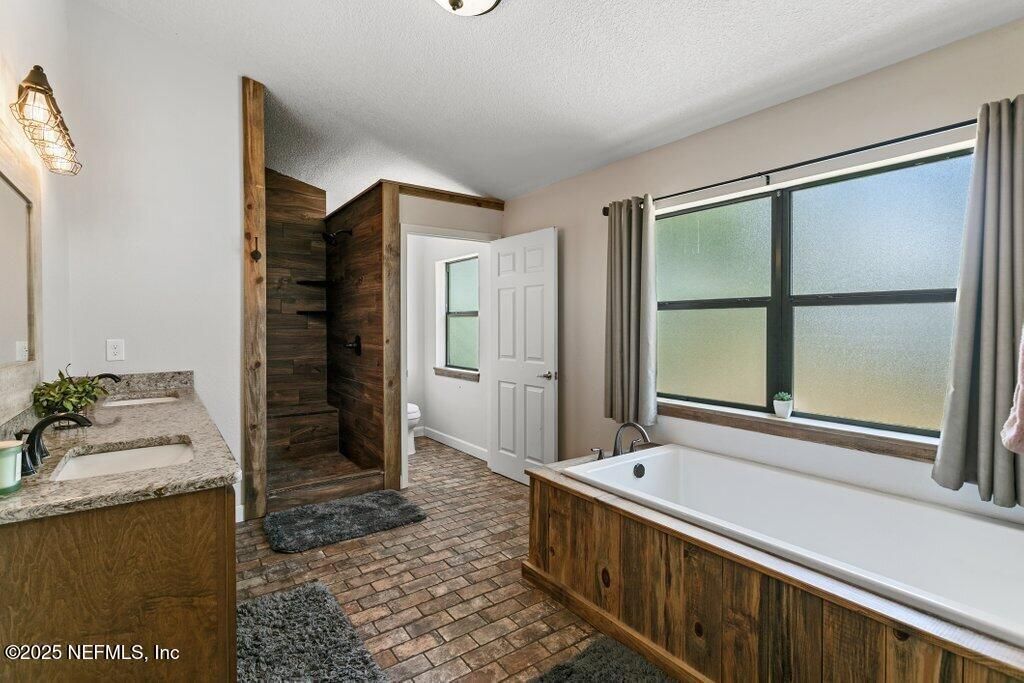 643 E State Road 100, San Mateo, FL 32187 Photo