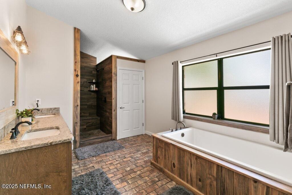 643 E State Road 100, San Mateo, FL 32187 Photo