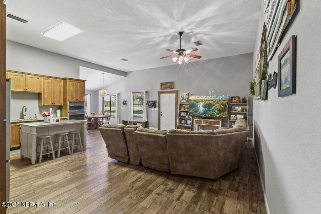 643 E State Road 100, San Mateo, FL 32187 Photo