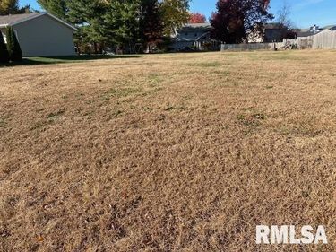 2105 ALAMEDA Drive, Pekin, IL 61554