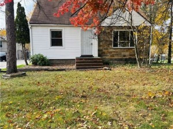 1574 East Avenue, Akron, OH 44314