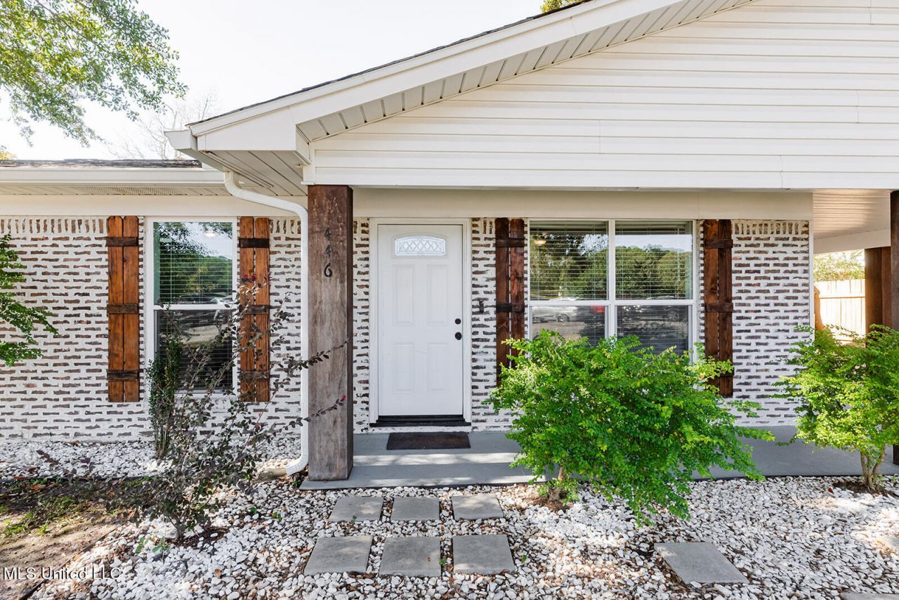 446 Hanley Road, Ocean Springs, MS 39564 Main Photo