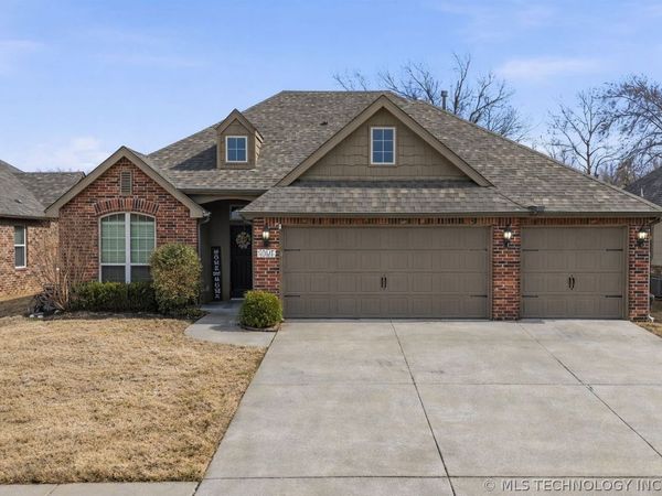5317 Skylane Drive, Sand Springs, OK 74063