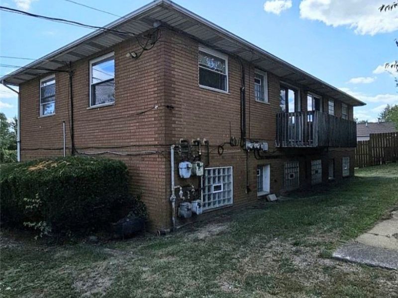 2256 Maryland Avenue, Akron, OH 44314 Photo 2