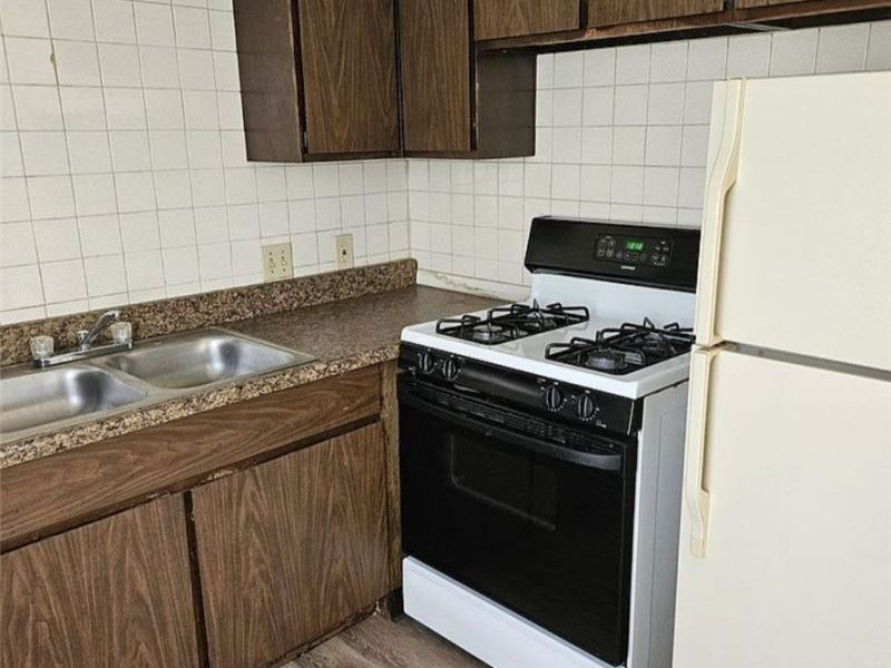 2256 Maryland Avenue, Akron, OH 44314 Photo 3