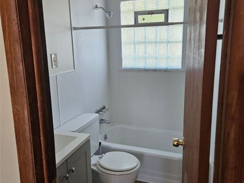 2256 Maryland Avenue, Akron, OH 44314 Photo 9