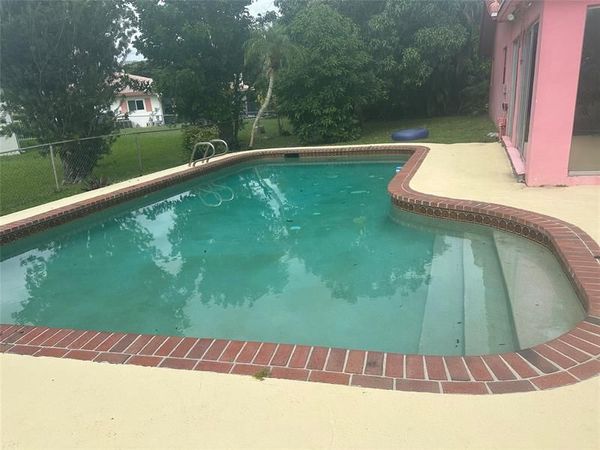 4460 NW 105th Ter, Coral Springs, FL 33065