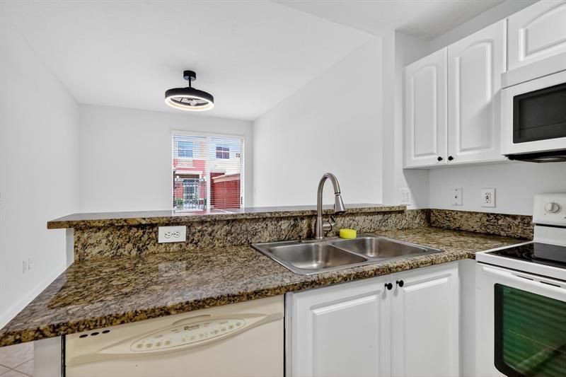 6103 NW 116th Place, Unit 6103, Doral, FL 33178 Photo