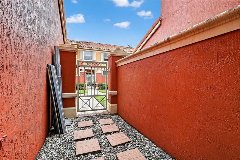 6103 NW 116th Place, Unit 6103, Doral, FL 33178 Photo