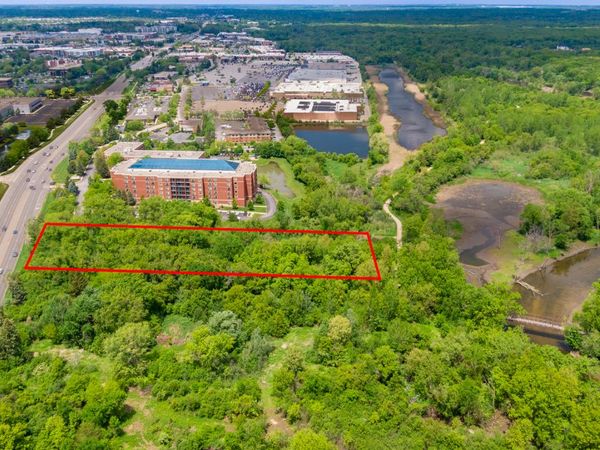 25043 N Il Route 21, Vernon Hills, IL 60061