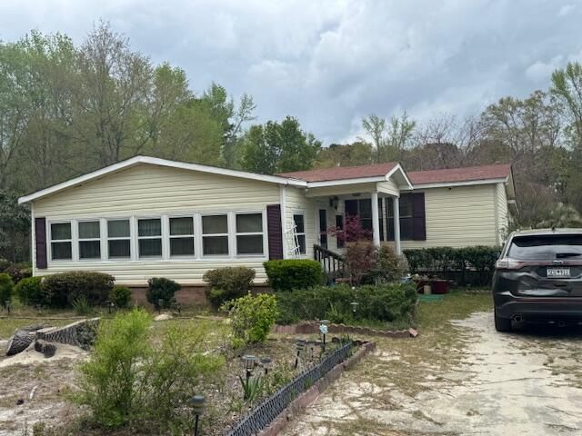 118 Leslie Circle Photo 1