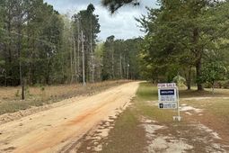 118 Leslie Circle photo 4