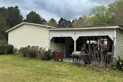 118 Leslie Circle photo 4