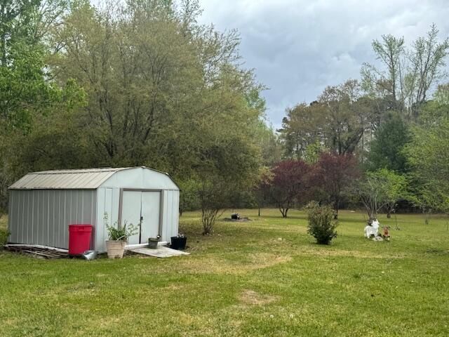 118 Leslie Circle Photo 5