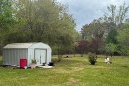 118 Leslie Circle photo 4