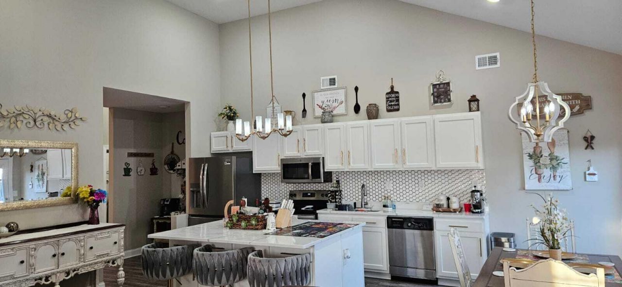 206 New Iris Lane Photo 18