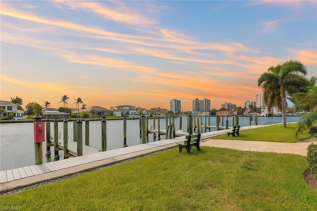 300 Park Shore Dr, Unit 5B, Naples, FL 34103 Photo