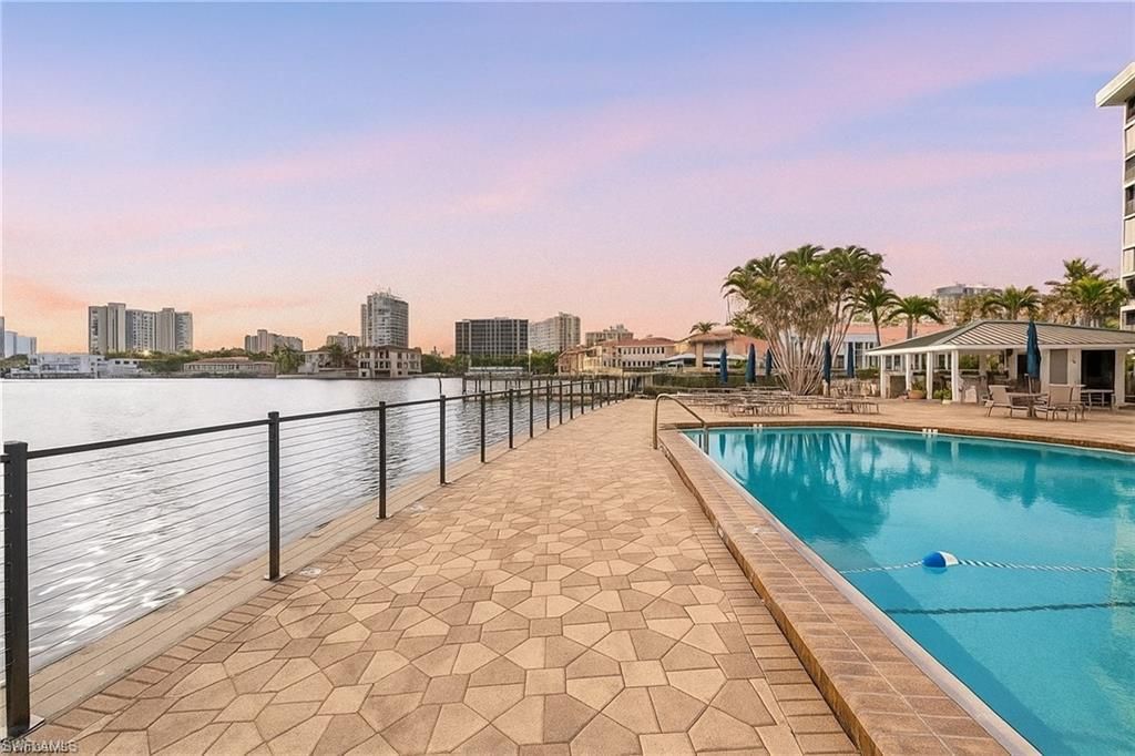 300 Park Shore Dr, Unit 5B, Naples, FL 34103 Photo