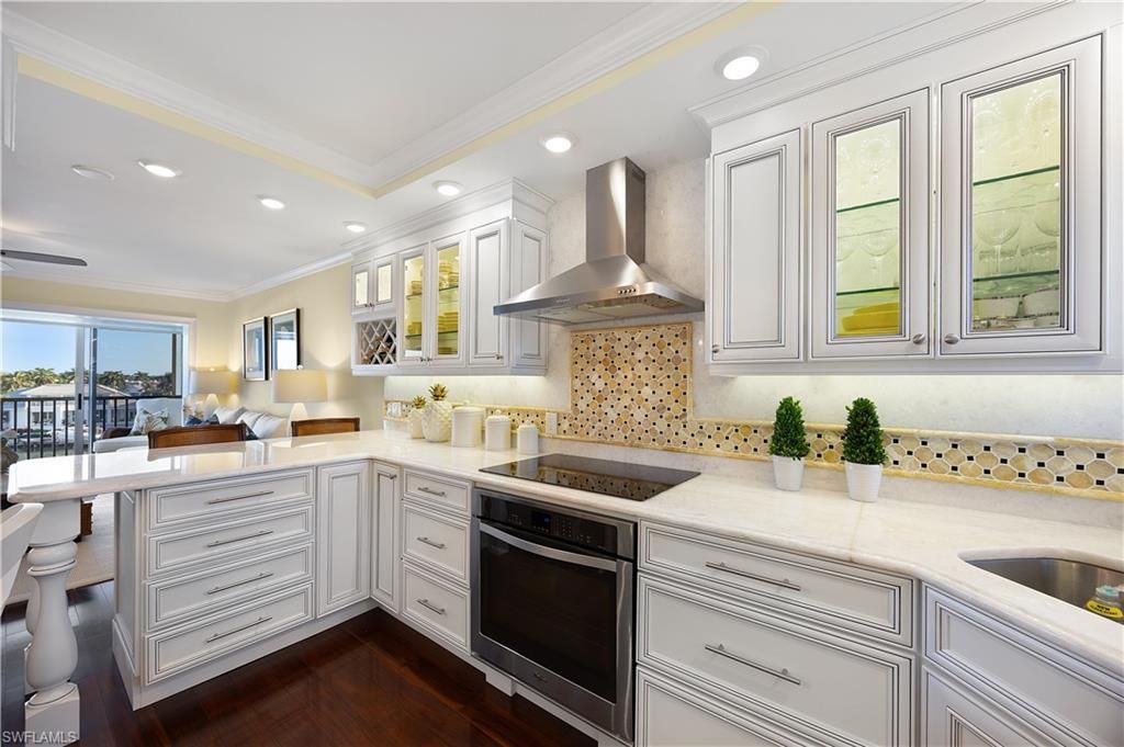 300 Park Shore Dr, Unit 5B, Naples, FL 34103 Photo