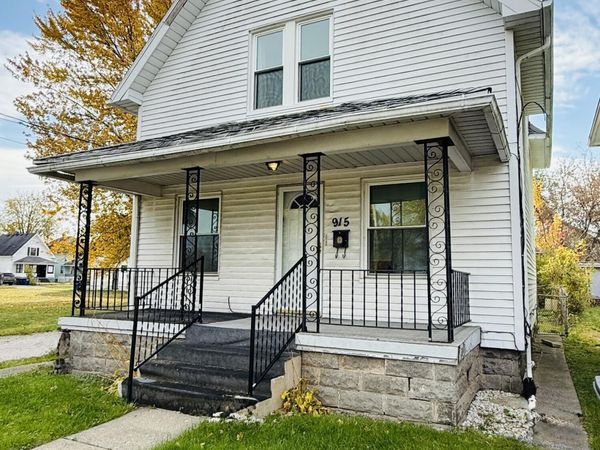 915 Nesslewood Avenue, Toledo, OH 43610