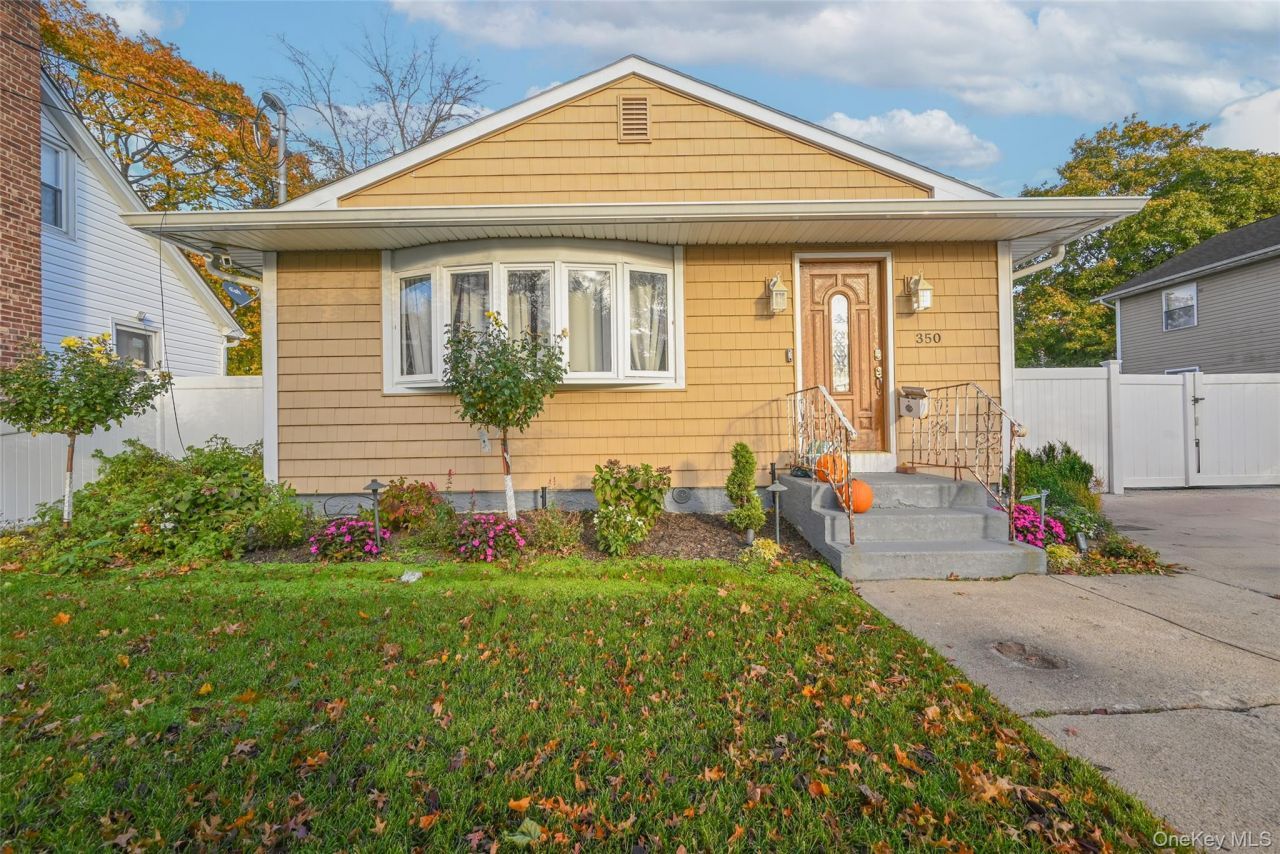 350 Sheridan Street, Westbury, NY 11590 Main Photo