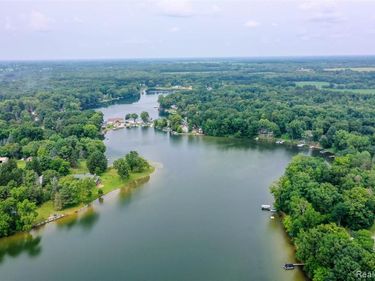 11036 Charles Drive, Argentine Twp, MI 48418