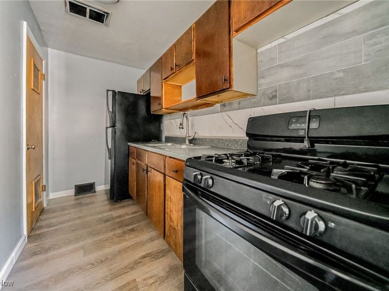 15978 Nelacrest Road, East Cleveland, OH 44112 Photo 10